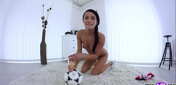  VR porn football hottie masturbates pussy with her toy